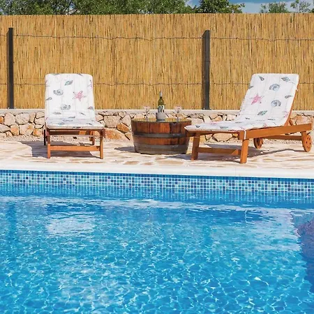 Two-bedroom Holiday In * Pokrovnik