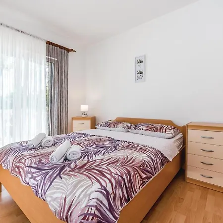 Two-bedroom Holiday In 度假居 Pokrovnik