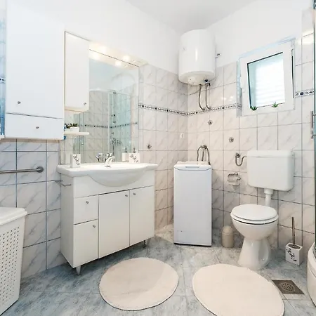 度假居 Two-bedroom Holiday In Pokrovnik